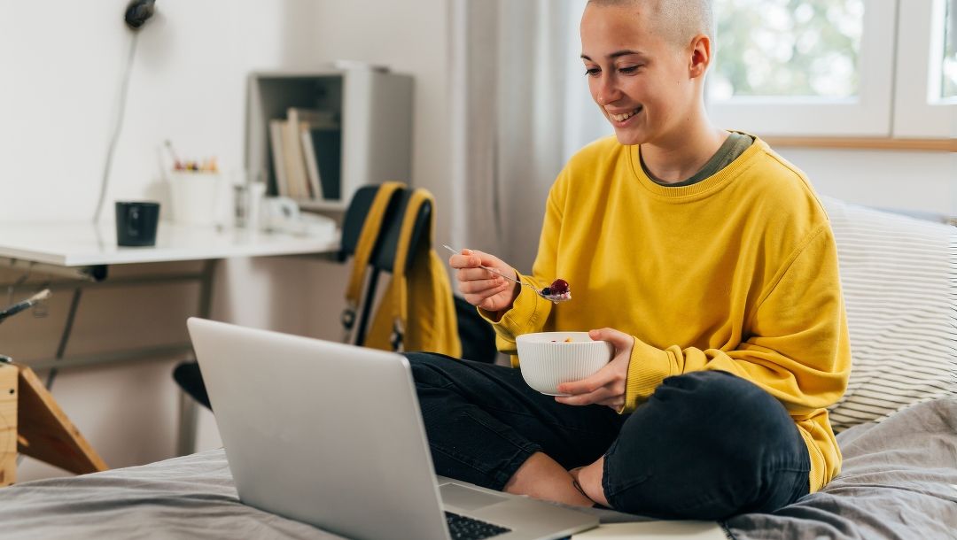 Why video consults are a game-changer for uni students (and their concerned parents!)